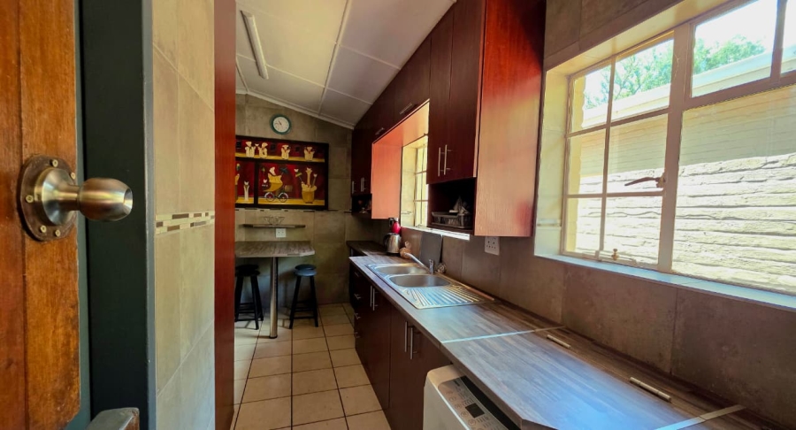 To Let 3 Bedroom Property for Rent in Flamwood North West